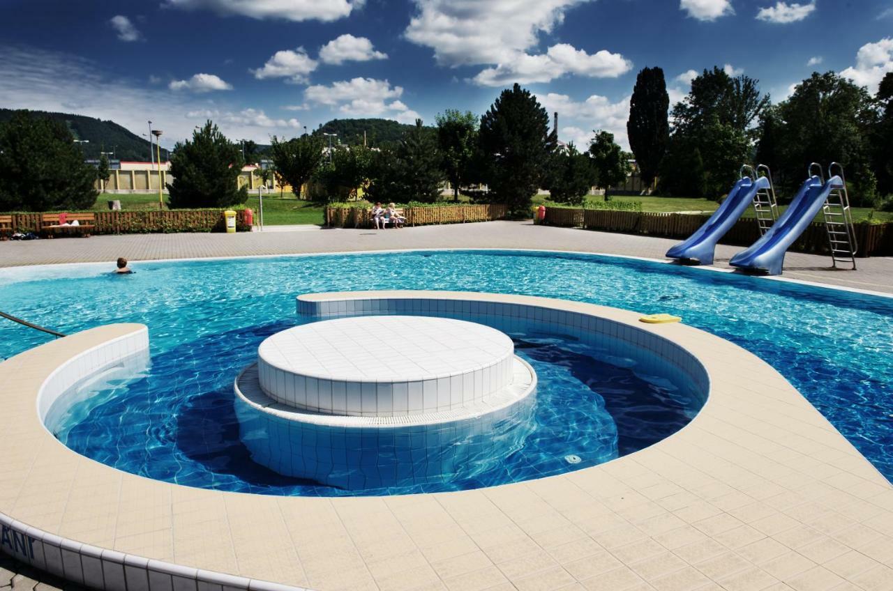 Aqua Hotel Decin Bagian luar foto