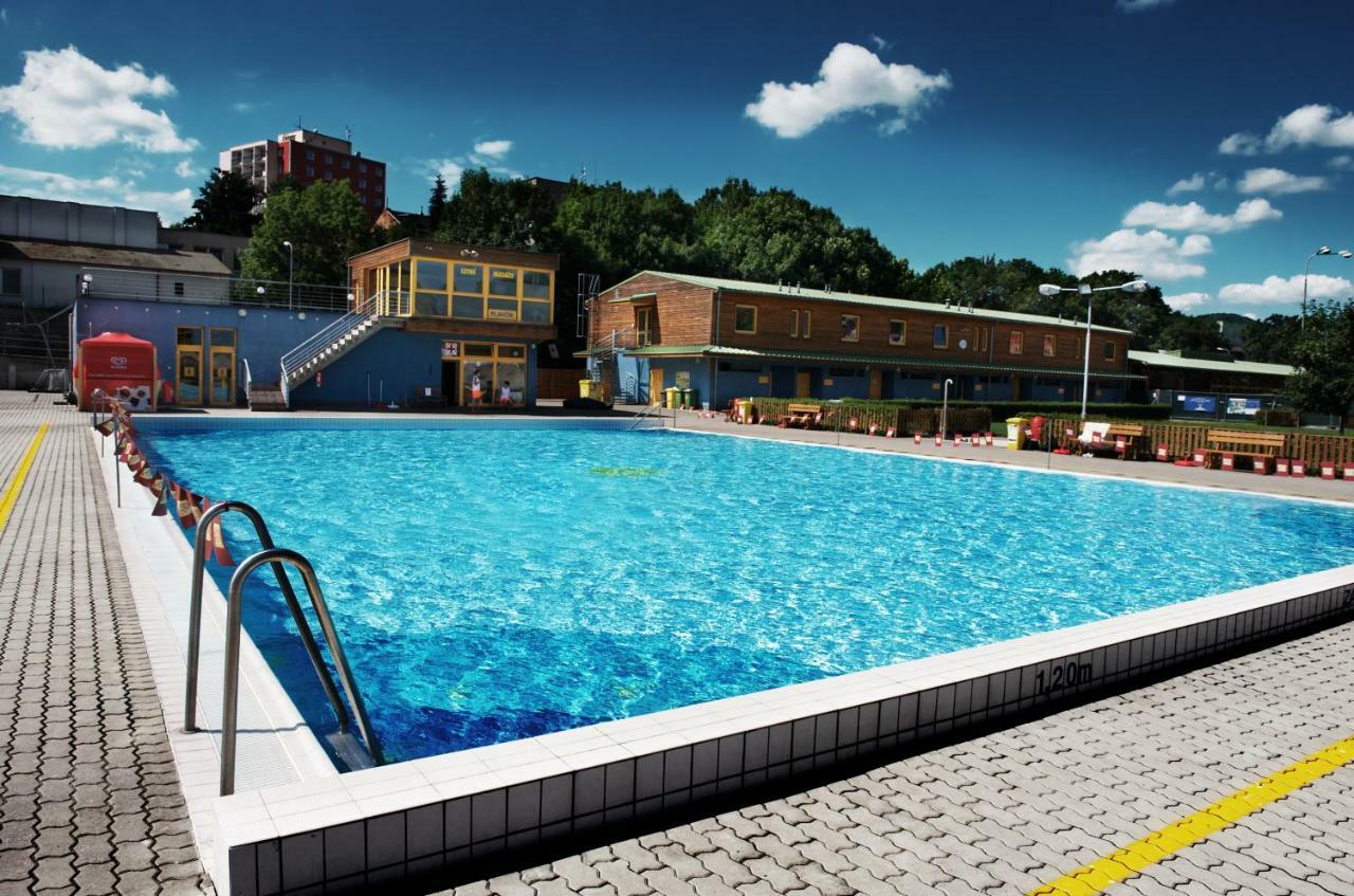 Aqua Hotel Decin Bagian luar foto